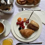 Hotel Val De Loire 2*