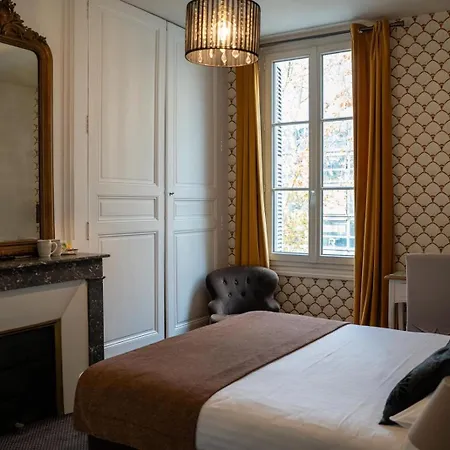Hotell Val De Loire 2*