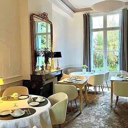 Val De Loire Hotel