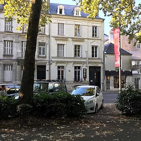 Val De Loire Hotel 2*