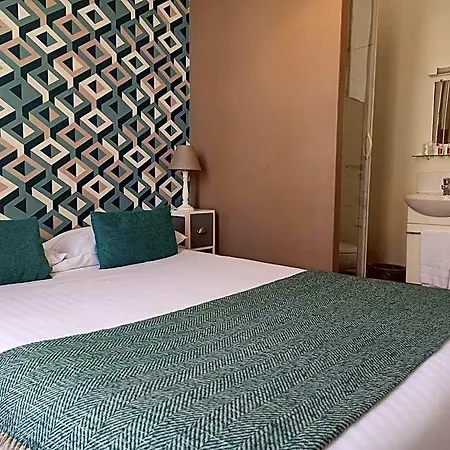 Val De Loire Hotel 2*