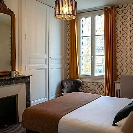 Val De Loire Hotel 2*