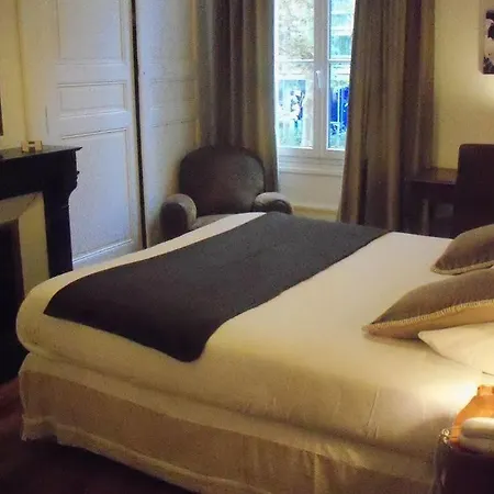 Hotel Val De Loire 2*