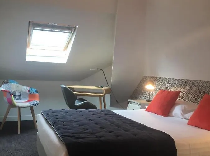 Val De Loire Hotel 2*