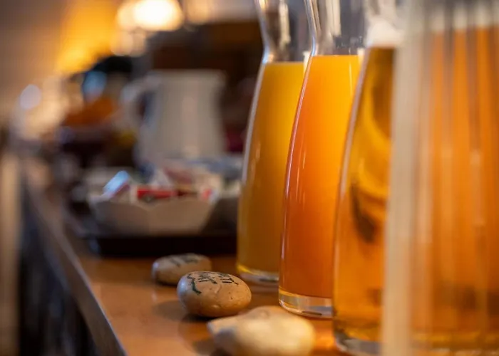 瓦勒德洛尔酒店 2*