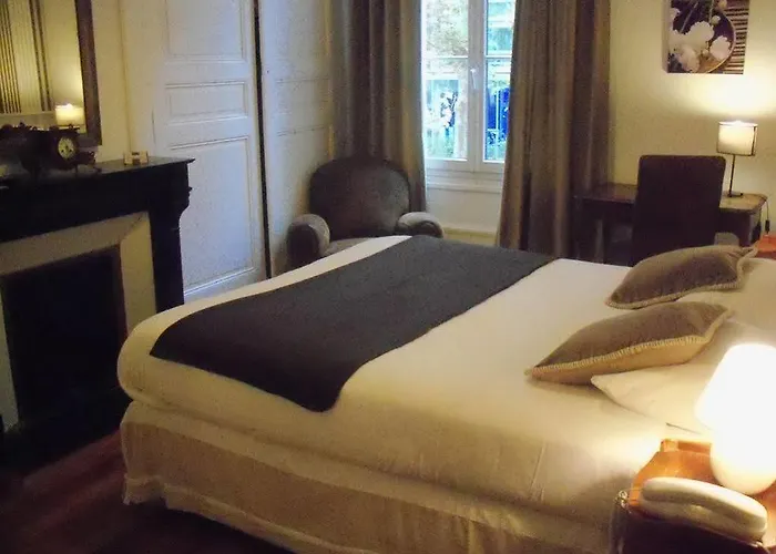 Hotel Val De Loire 2*