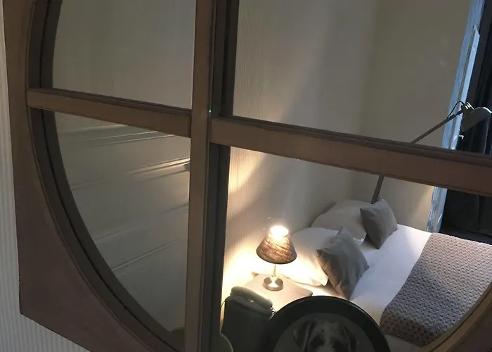 瓦勒德洛尔酒店