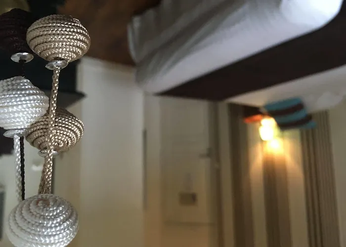 Отель Val De Loire 2*