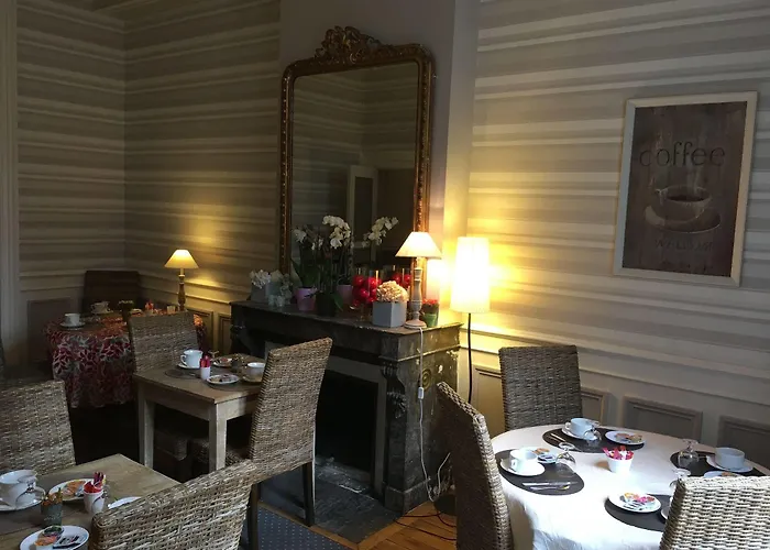 瓦勒德洛尔酒店 2* 图尔